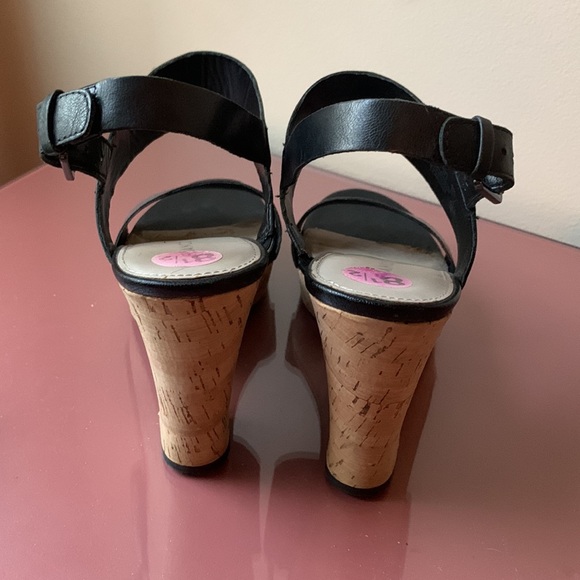 Women's Franco Sarto, Gardenia High Heel Wedge Sandals 8.5 Black & Silver - Picture 4 of 6